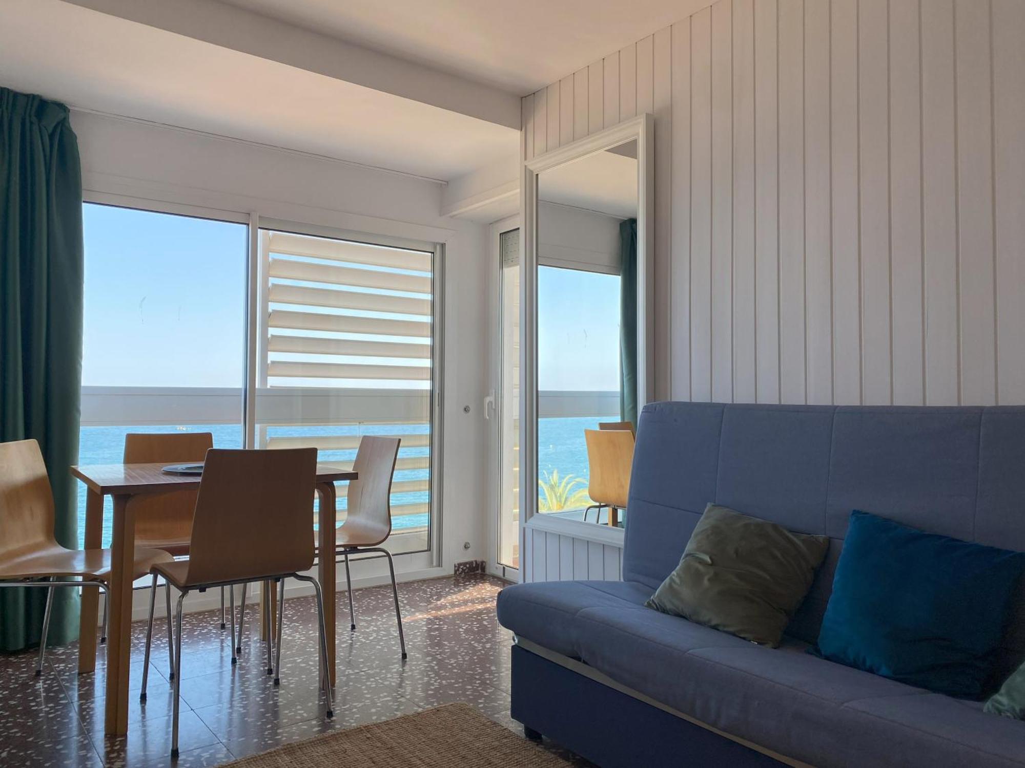 Mediterranean Apartment In Lloret De Mar Next To The Sea Екстериор снимка